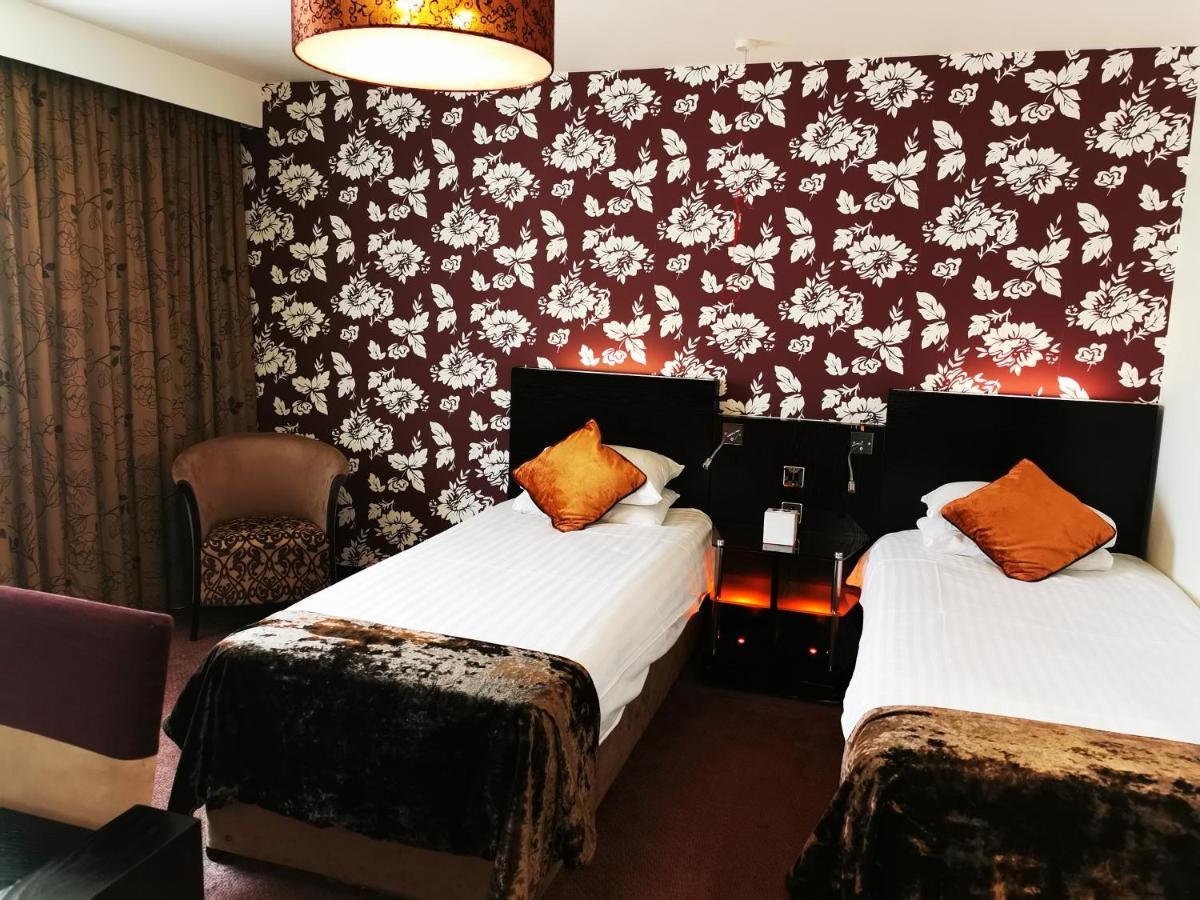 The Bluebell Hotel Neath Luaran gambar