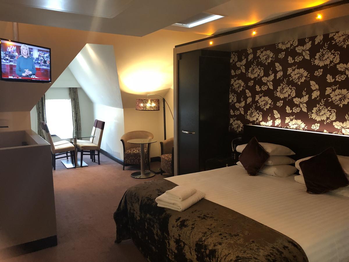 The Bluebell Hotel Neath Luaran gambar